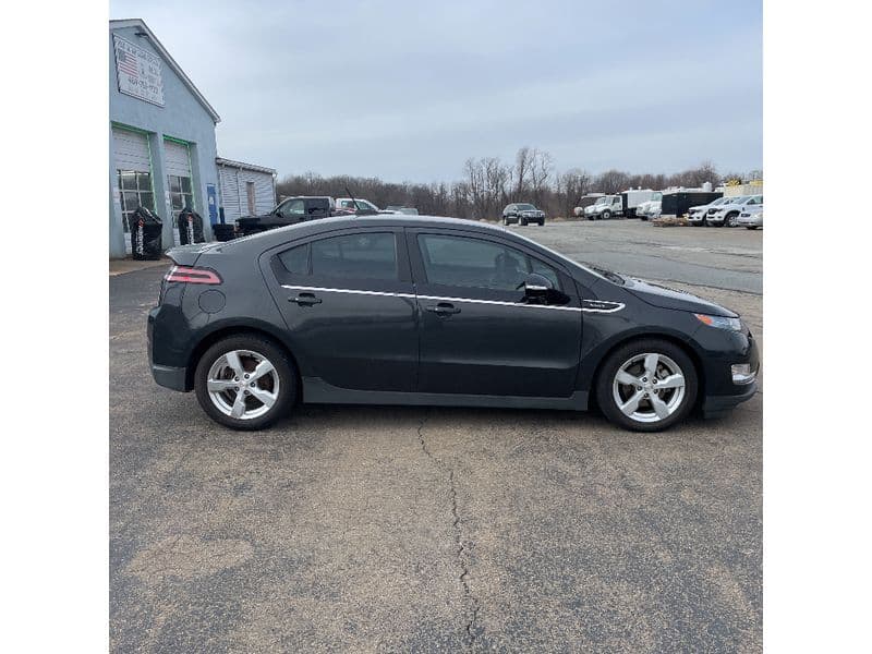 2015 Chevrolet Volt view 6