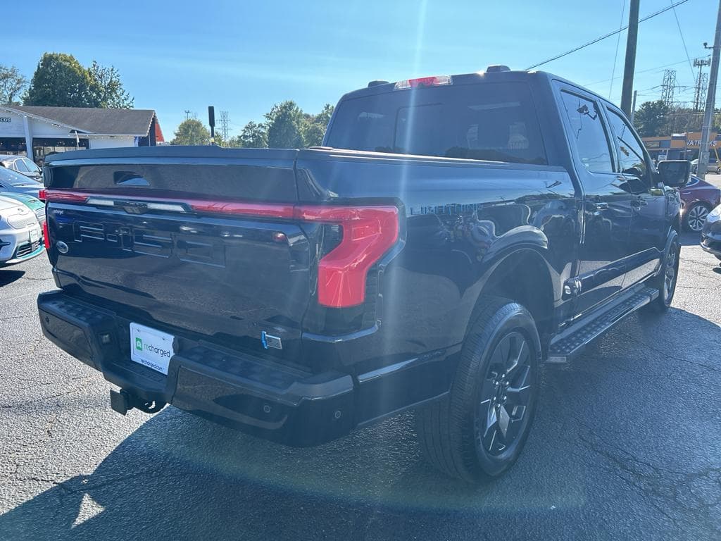 2022 Ford F-150 Lightning view 3