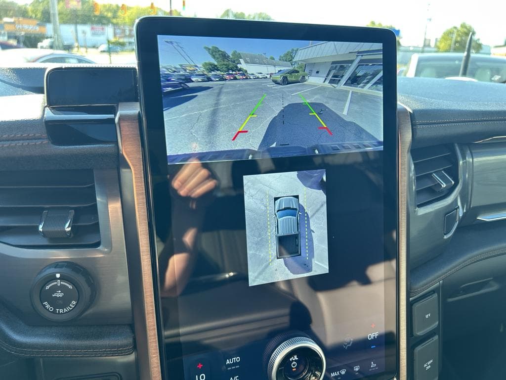 2022 Ford F-150 Lightning view 11