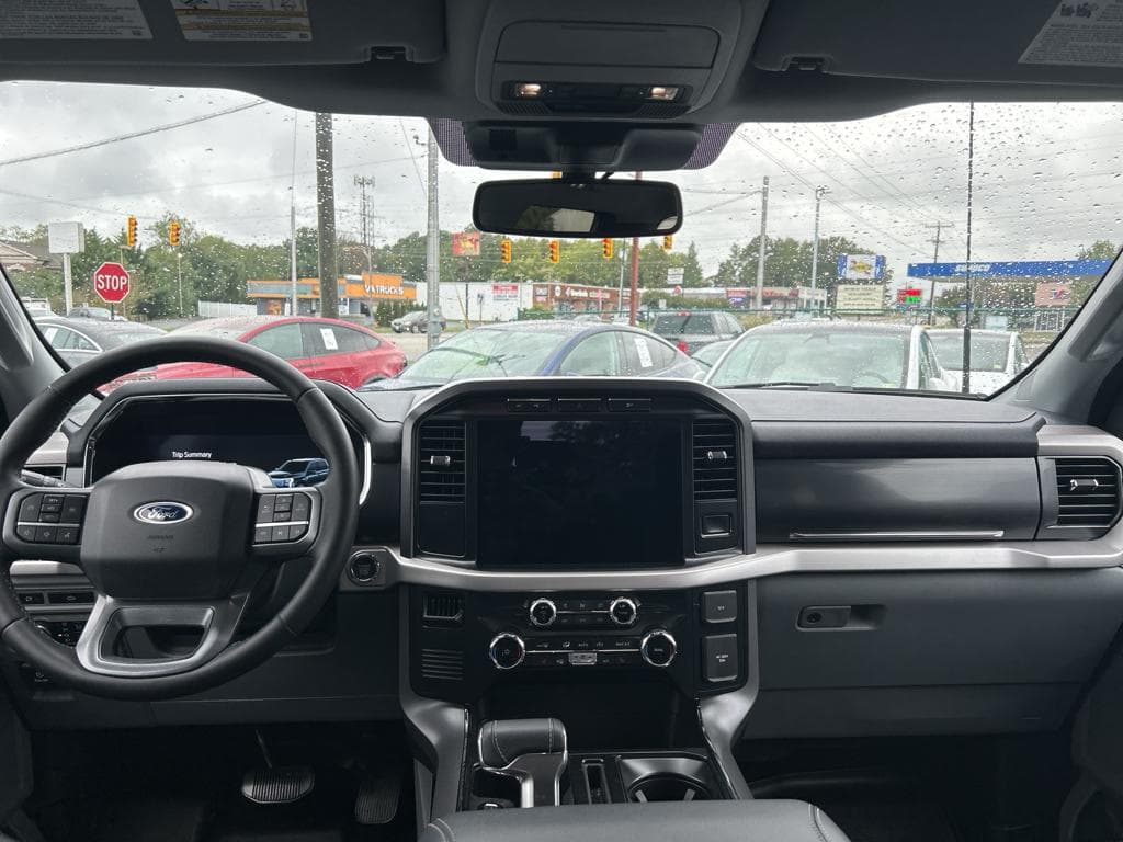 2023 Ford F-150 Lightning view 15