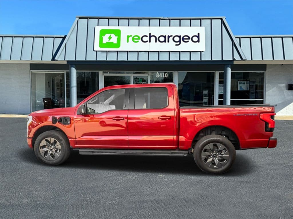 2023 Ford F-150 Lightning view 3