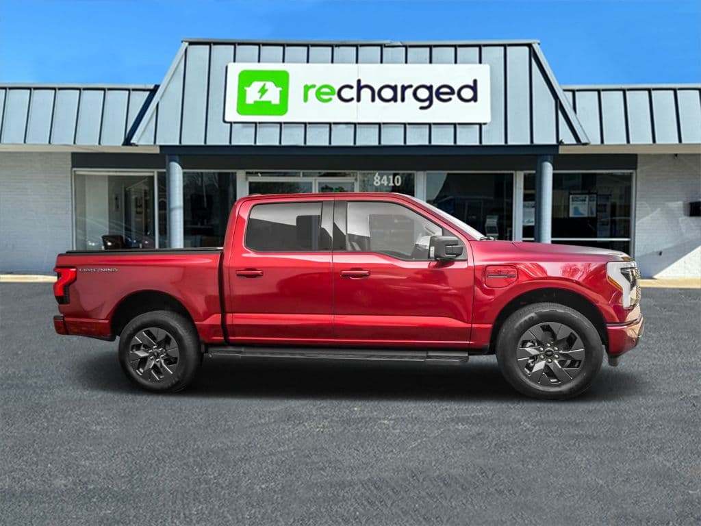 2023 Ford F-150 Lightning view 4