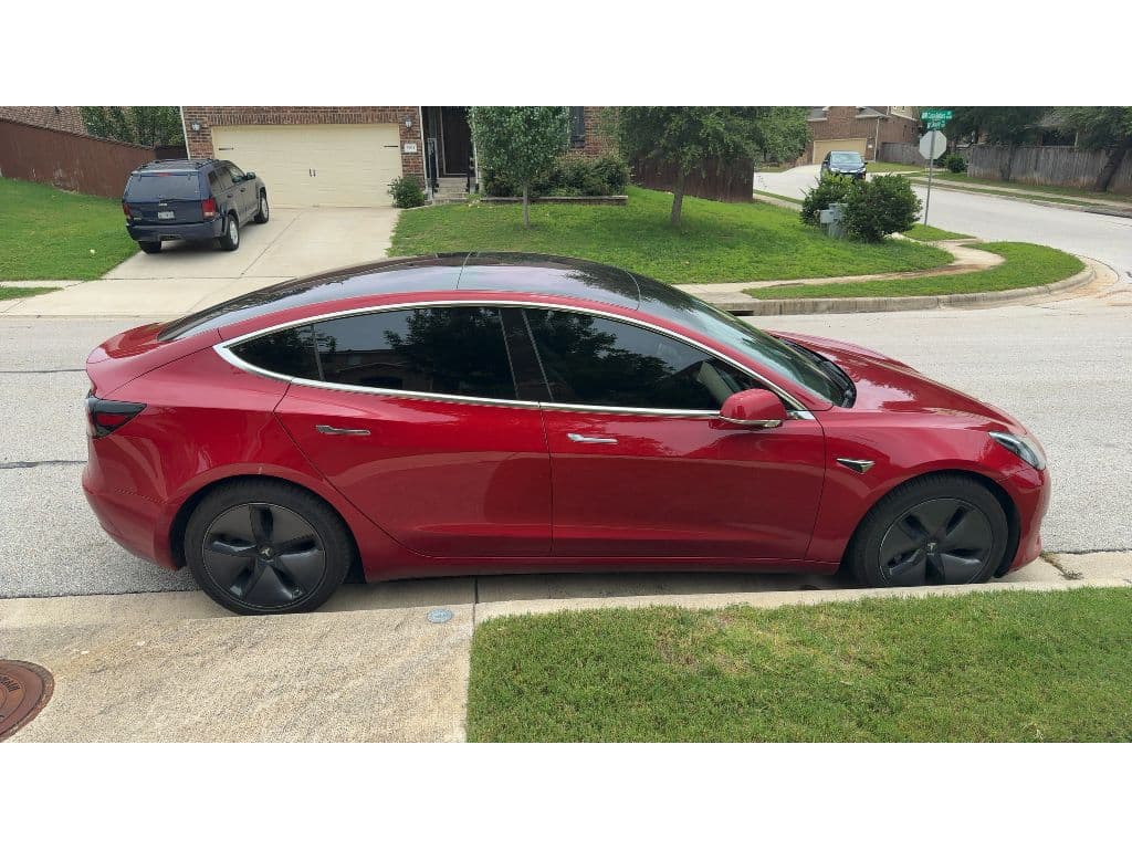 2018 Tesla Model 3 view 3