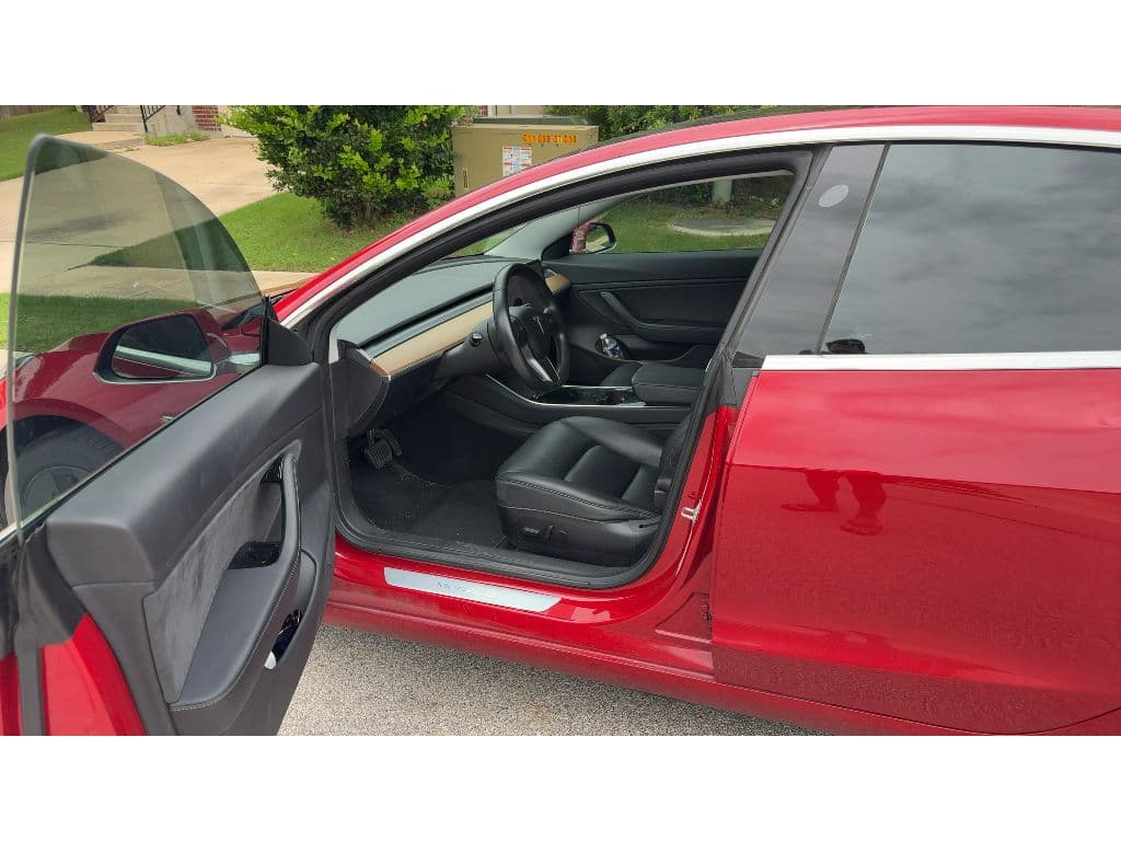 2018 Tesla Model 3 view 5