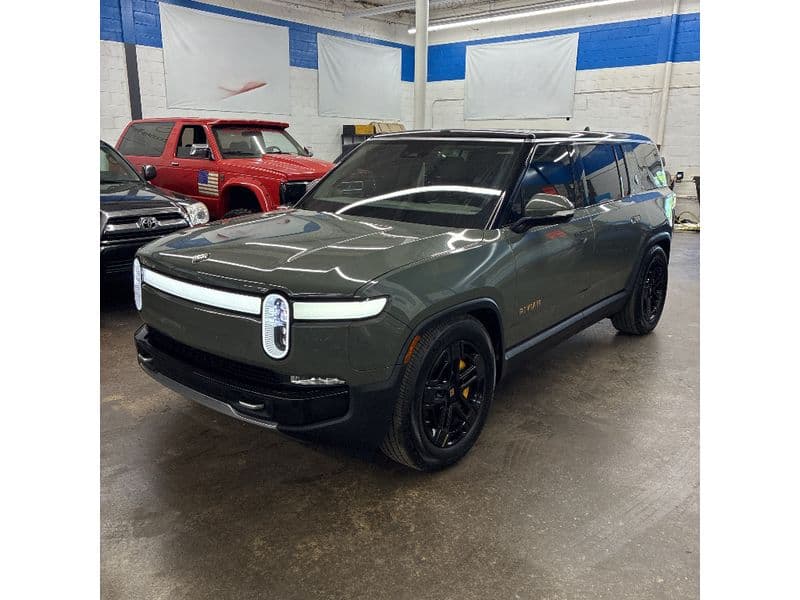2023 Rivian R1S
