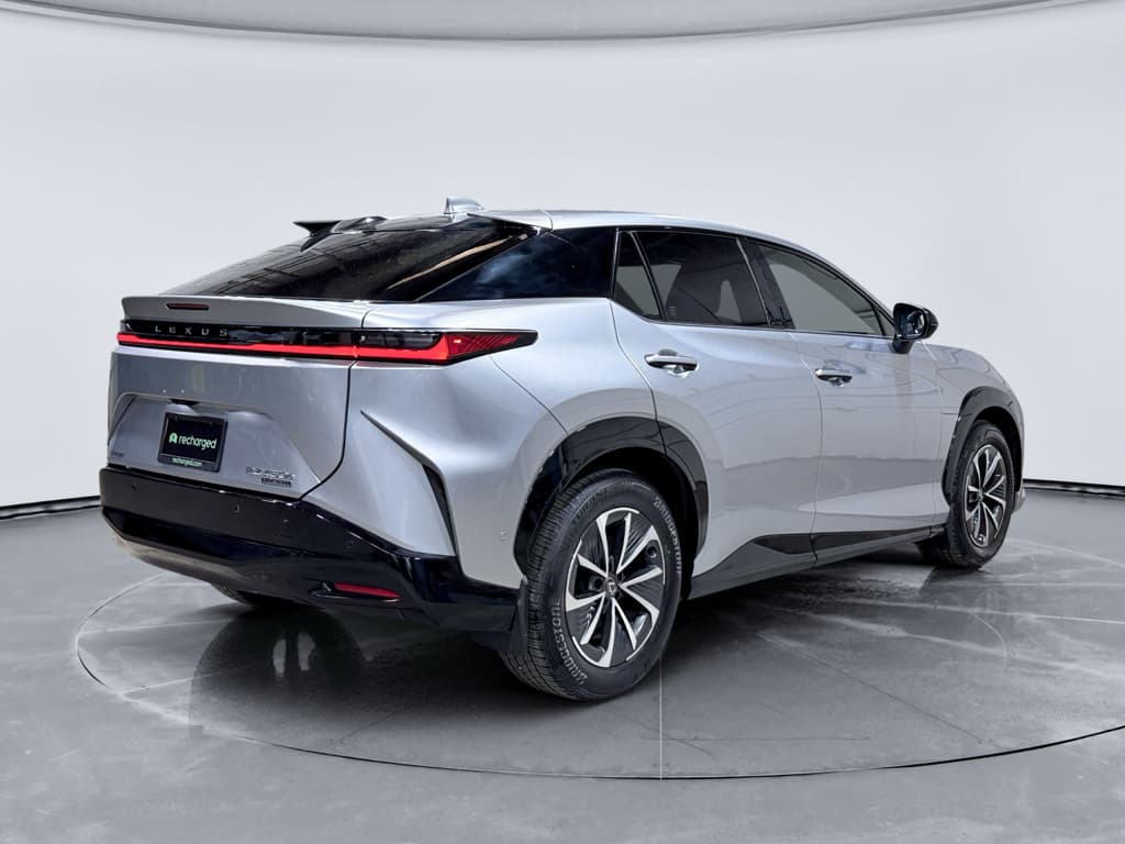 2023 Lexus RZ 450e view 3