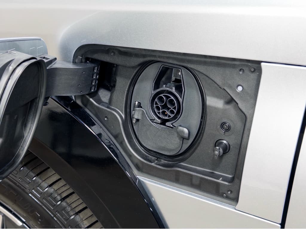 2023 Lexus RZ 450e view 5