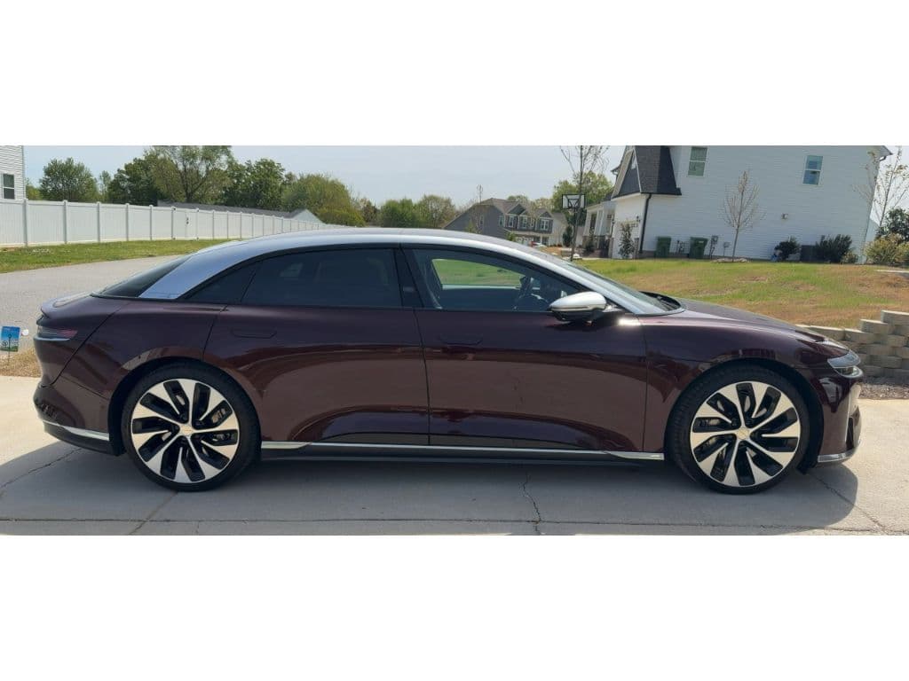 2022 Lucid Air view 3