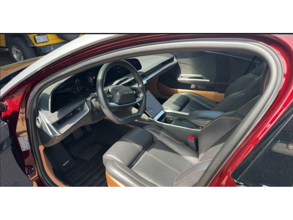 2022 Lucid Air view 5