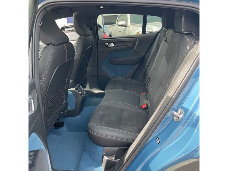 2022 Volvo C40 Recharge view 6