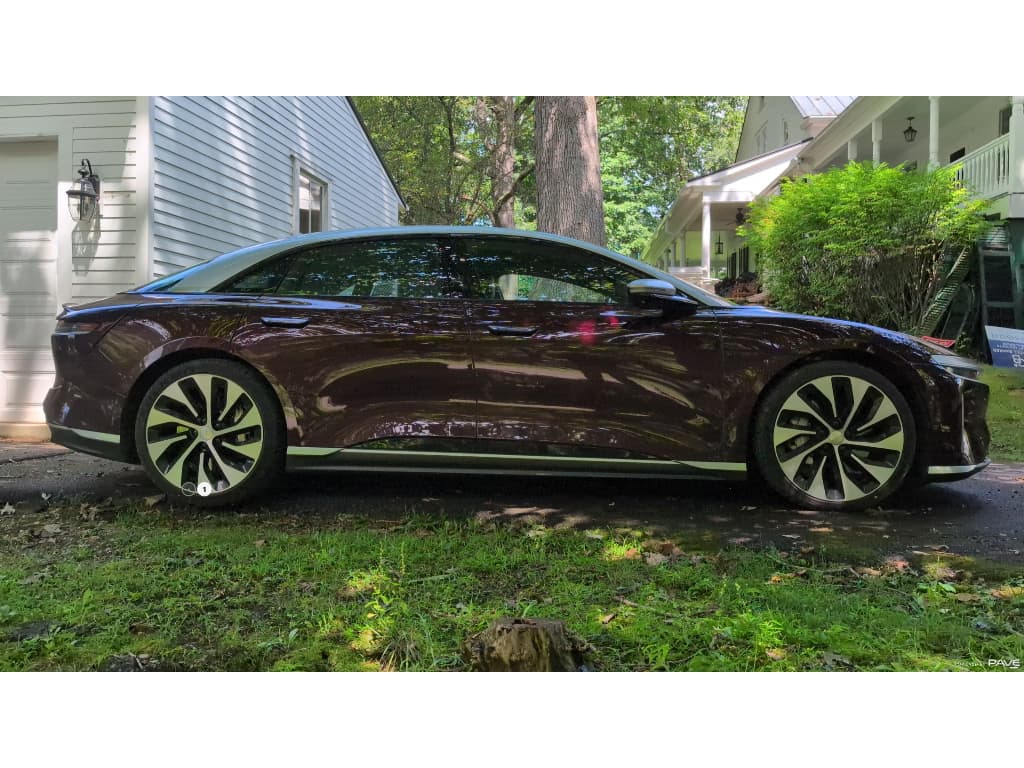 2022 Lucid Air view 3