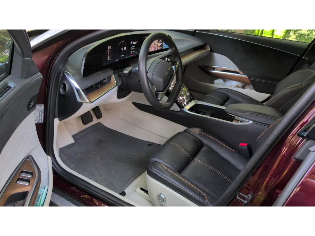 2022 Lucid Air view 5
