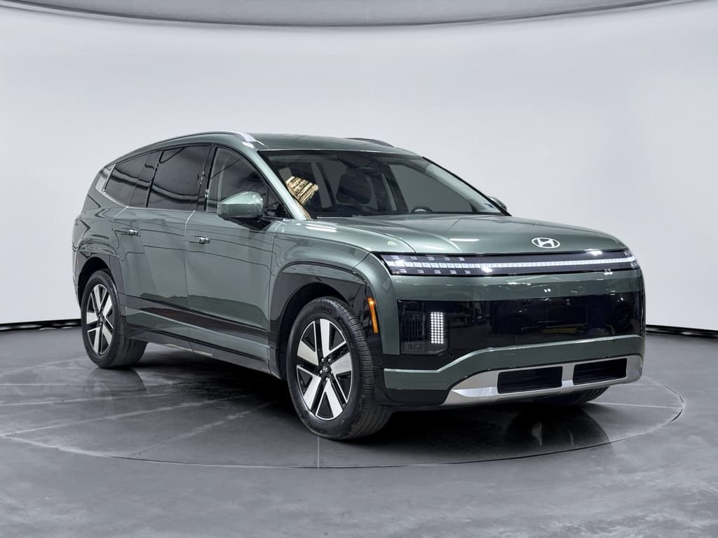 2026 Hyundai IONIQ 9 view 4