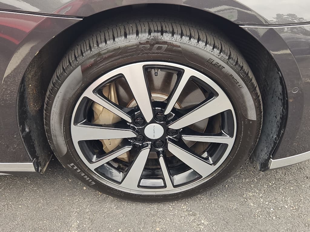 2022 Lucid Air view 32