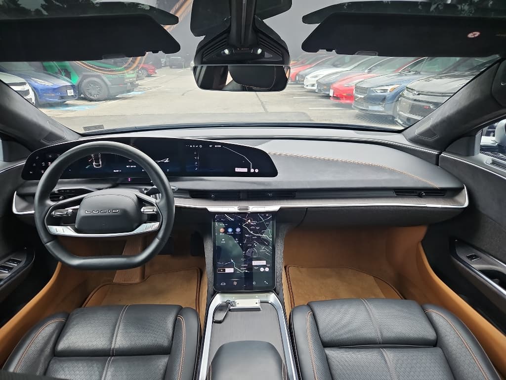 2022 Lucid Air view 19