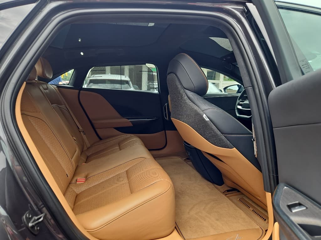 2022 Lucid Air view 21