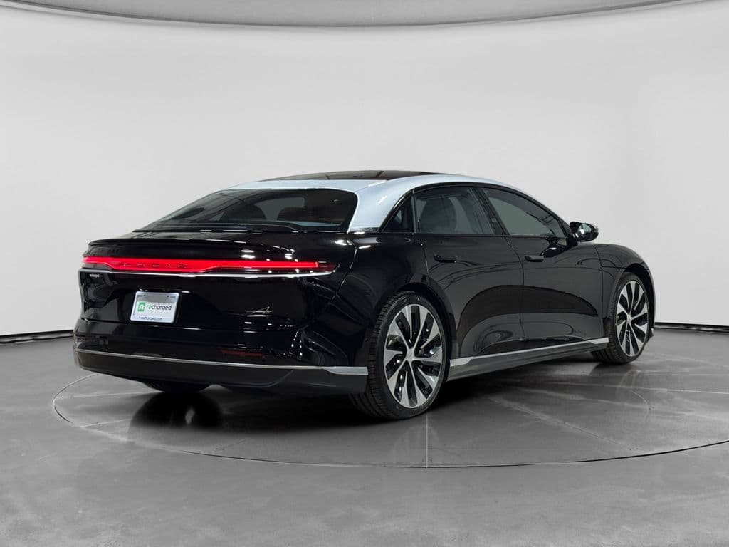 2022 Lucid Air view 3