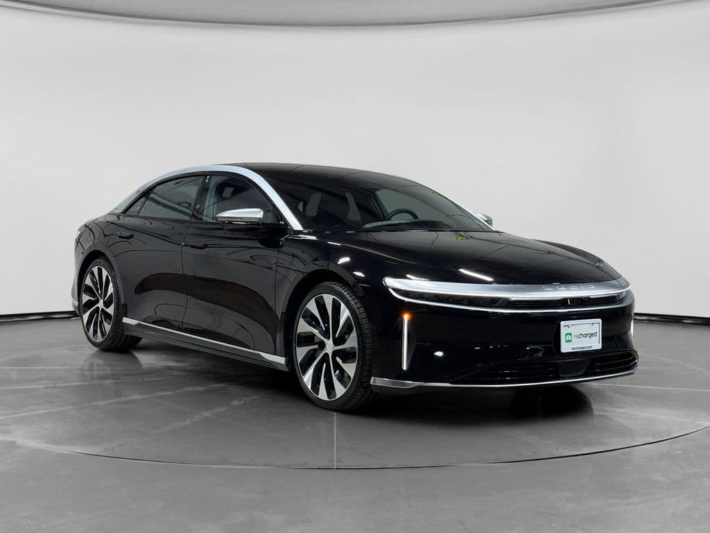 2022 Lucid Air view 4