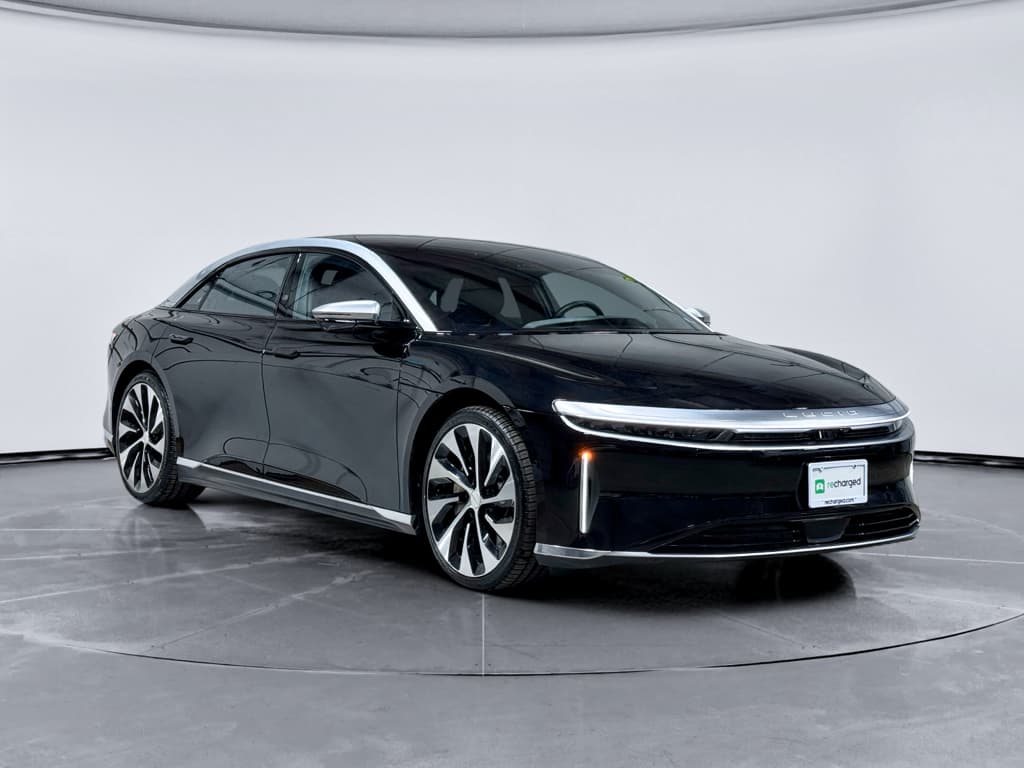 2022 Lucid Air view 4