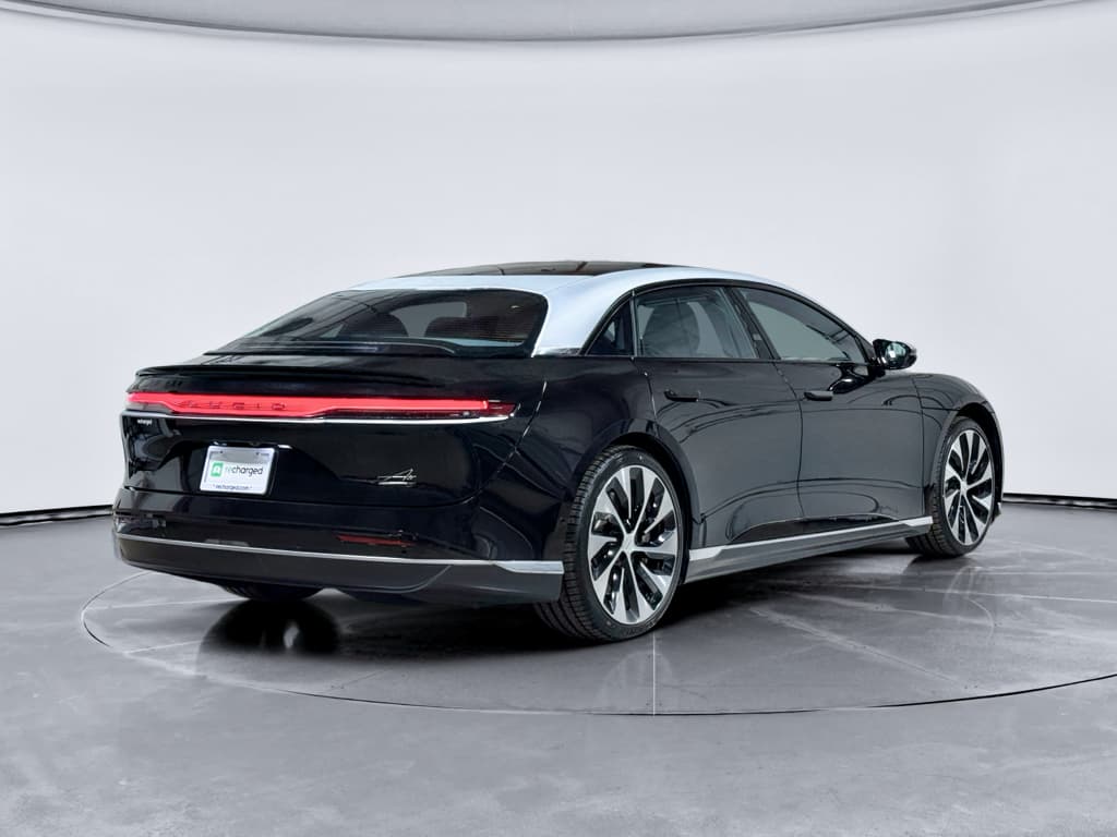 2022 Lucid Air view 3
