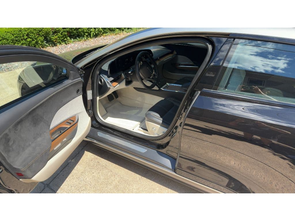 2022 Lucid Air view 5