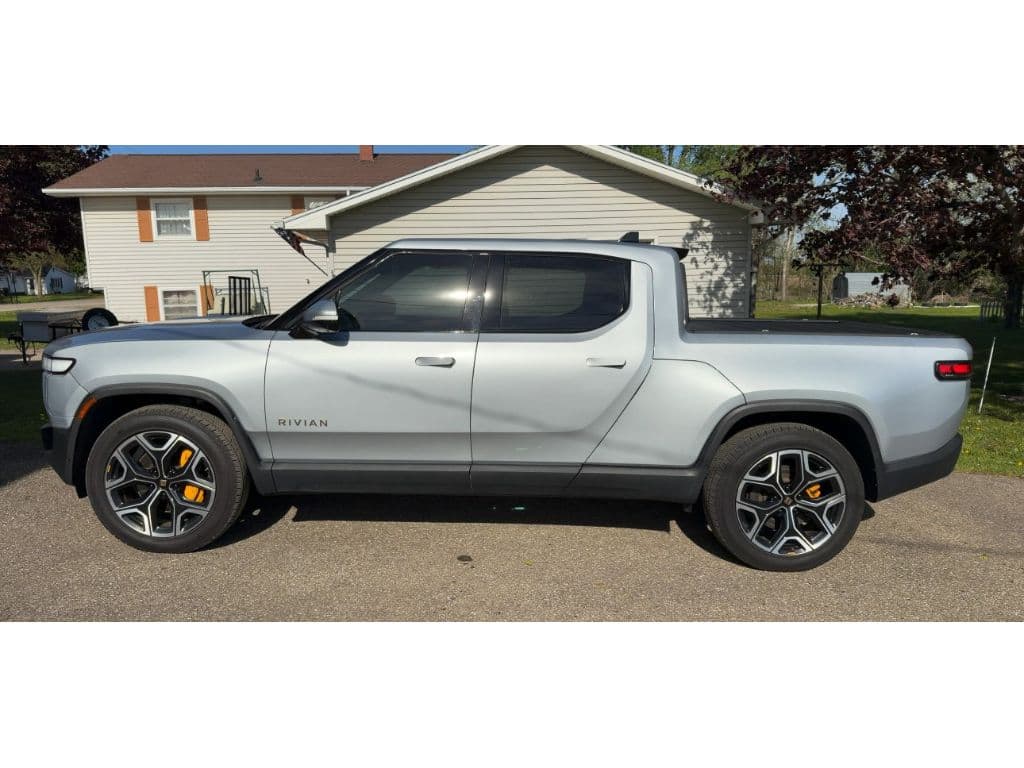 2022 Rivian R1T view 2