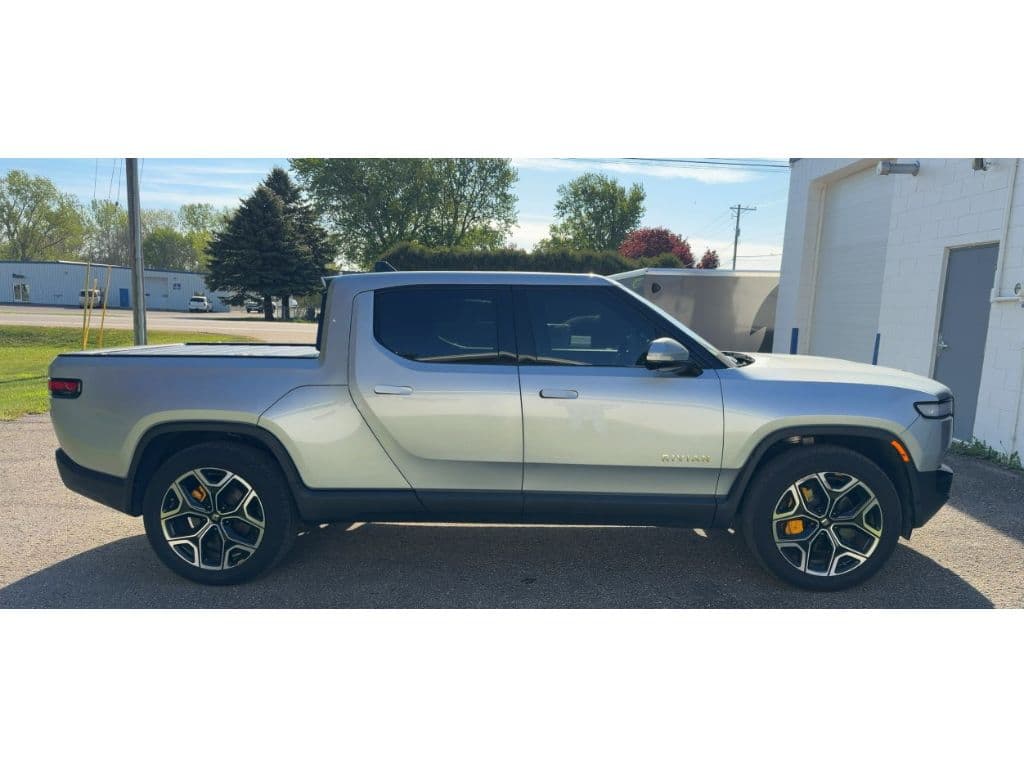 2022 Rivian R1T view 3