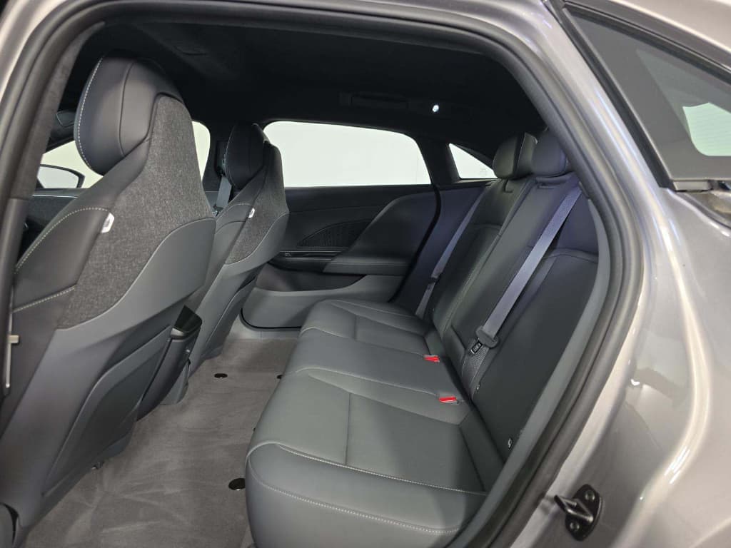 2024 Lucid Air view 6