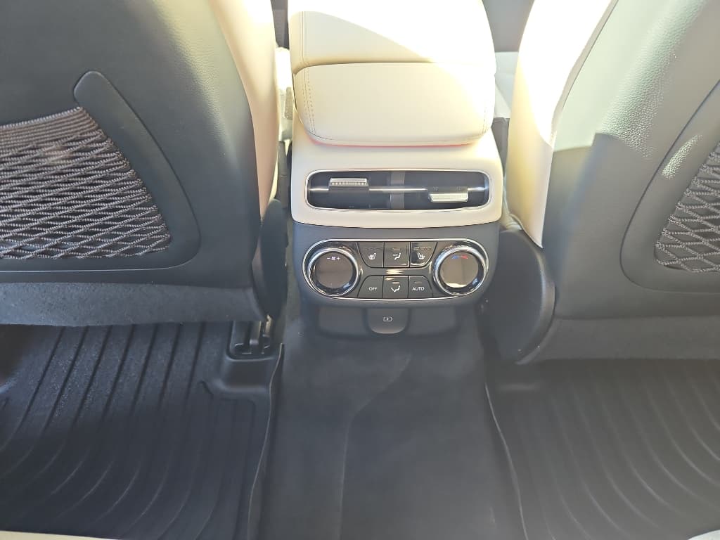 2024 Genesis Electrified GV70 view 24