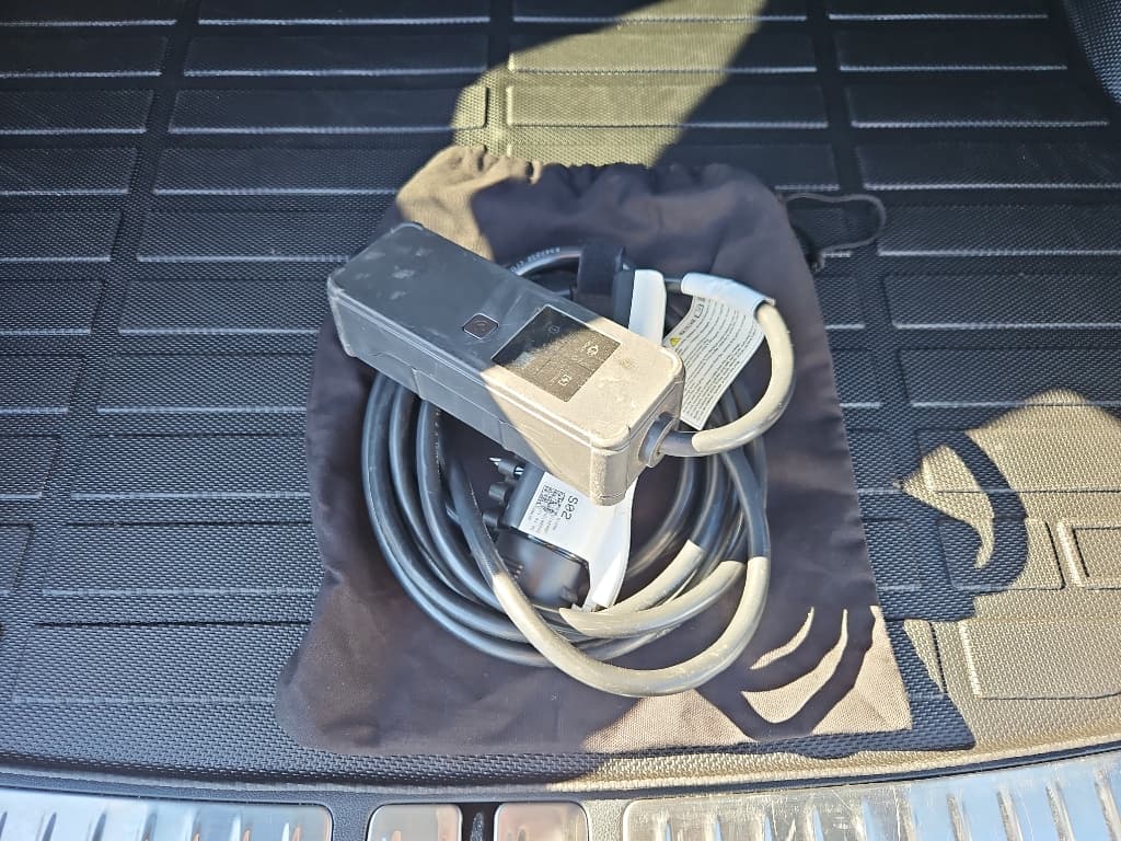 2024 Genesis Electrified GV70 view 6