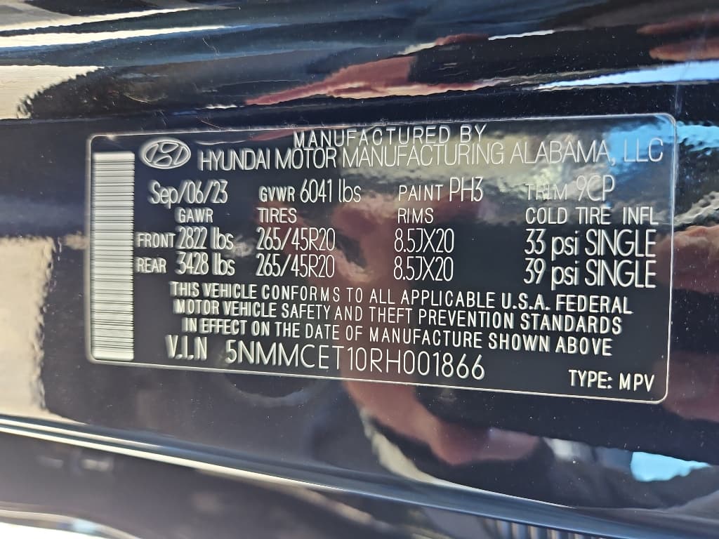 2024 Genesis Electrified GV70 view 29