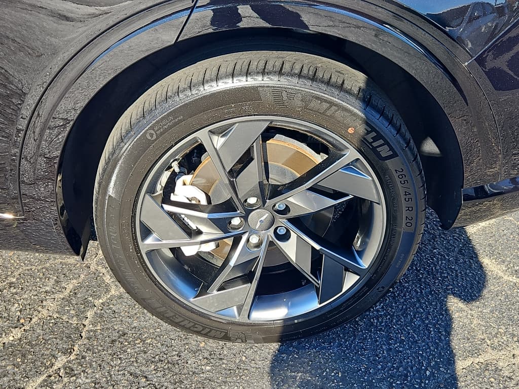 2024 Genesis Electrified GV70 view 33