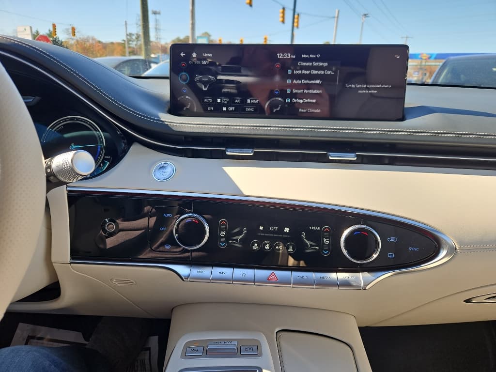 2024 Genesis Electrified GV70 view 16