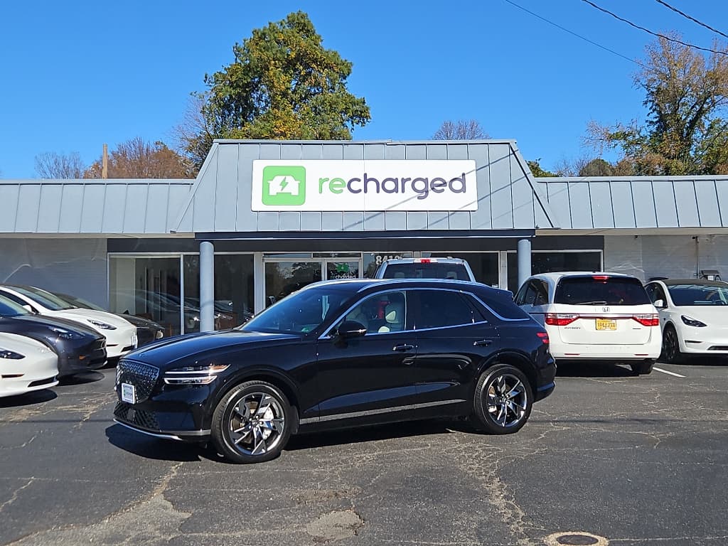 2024 Genesis Electrified GV70 view 1