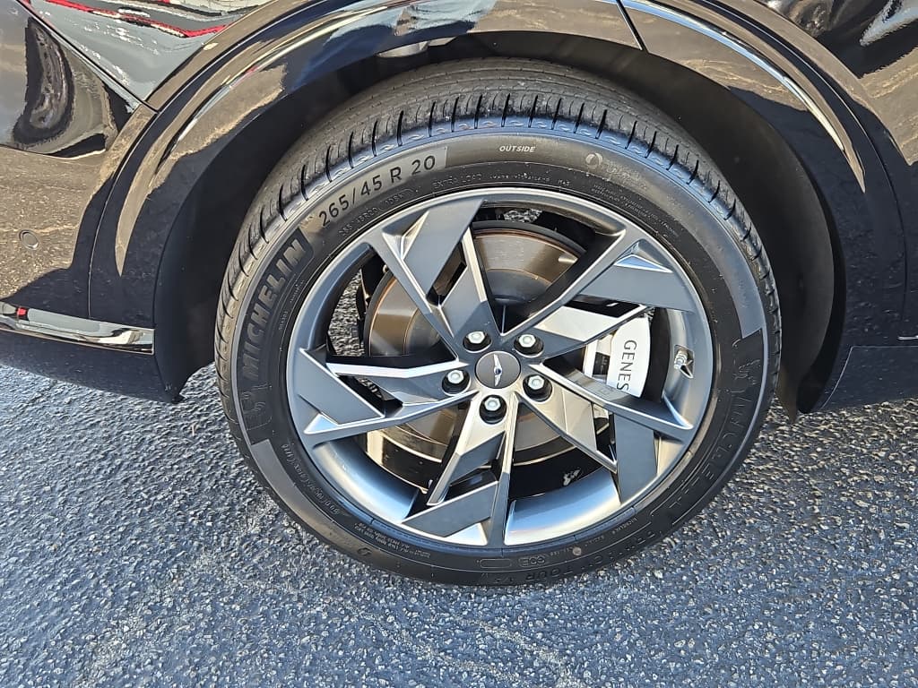 2024 Genesis Electrified GV70 view 35