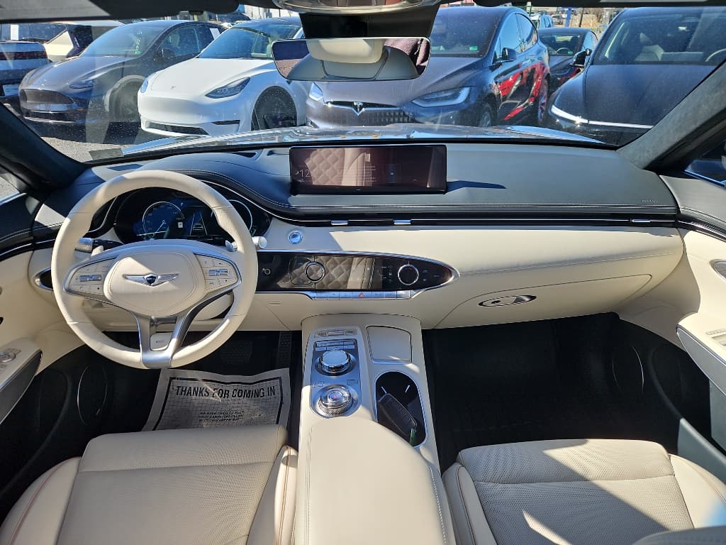 2024 Genesis Electrified GV70 view 18