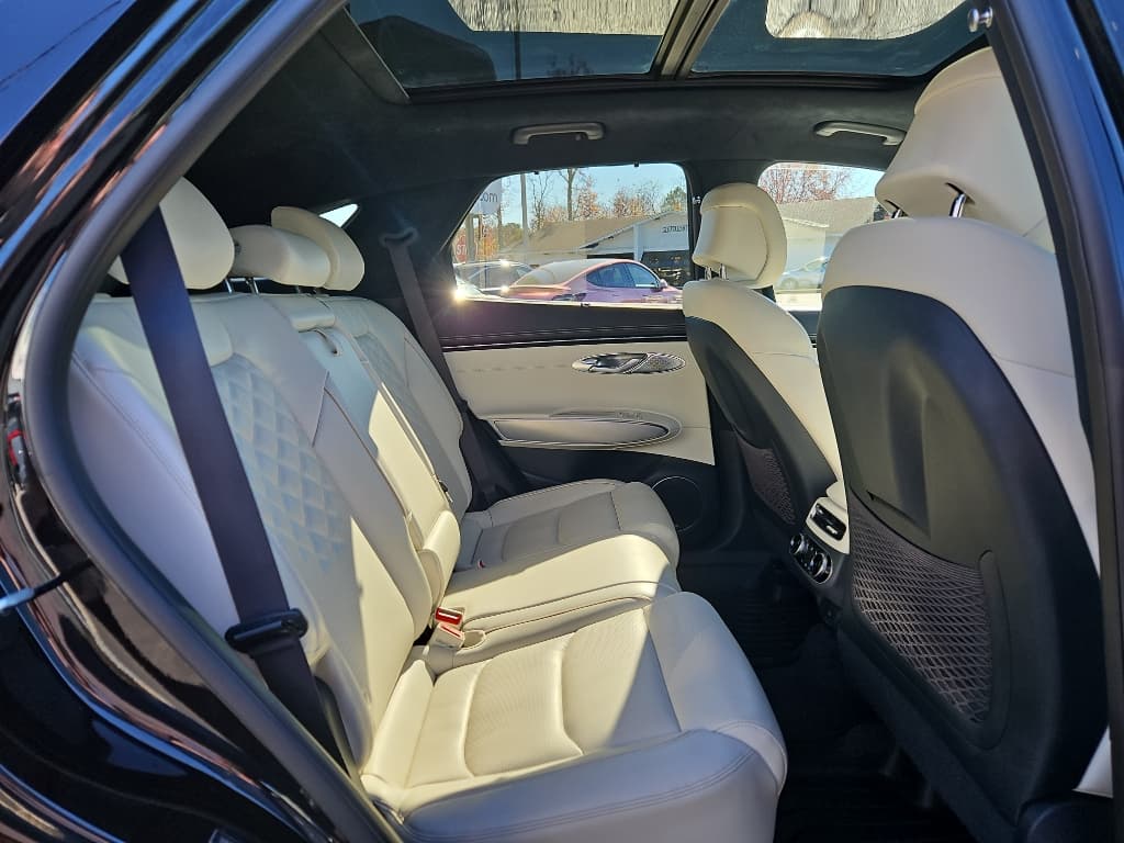 2024 Genesis Electrified GV70 view 23