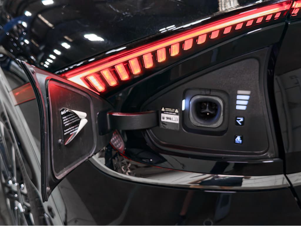 2025 Kia EV6 view 5