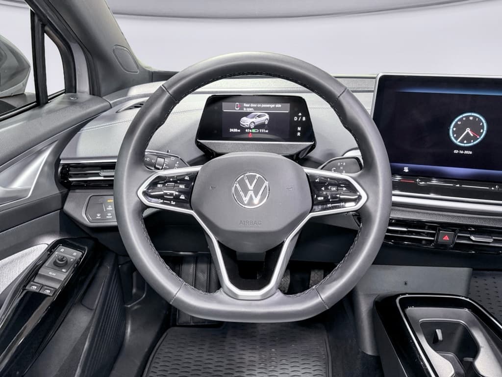 2025 Volkswagen ID.4 view 8