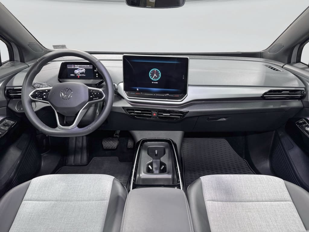 2025 Volkswagen ID.4 view 16