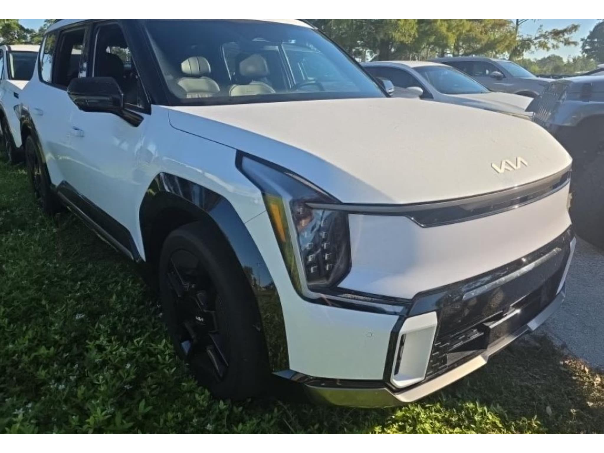 2025 Kia EV9 view 4
