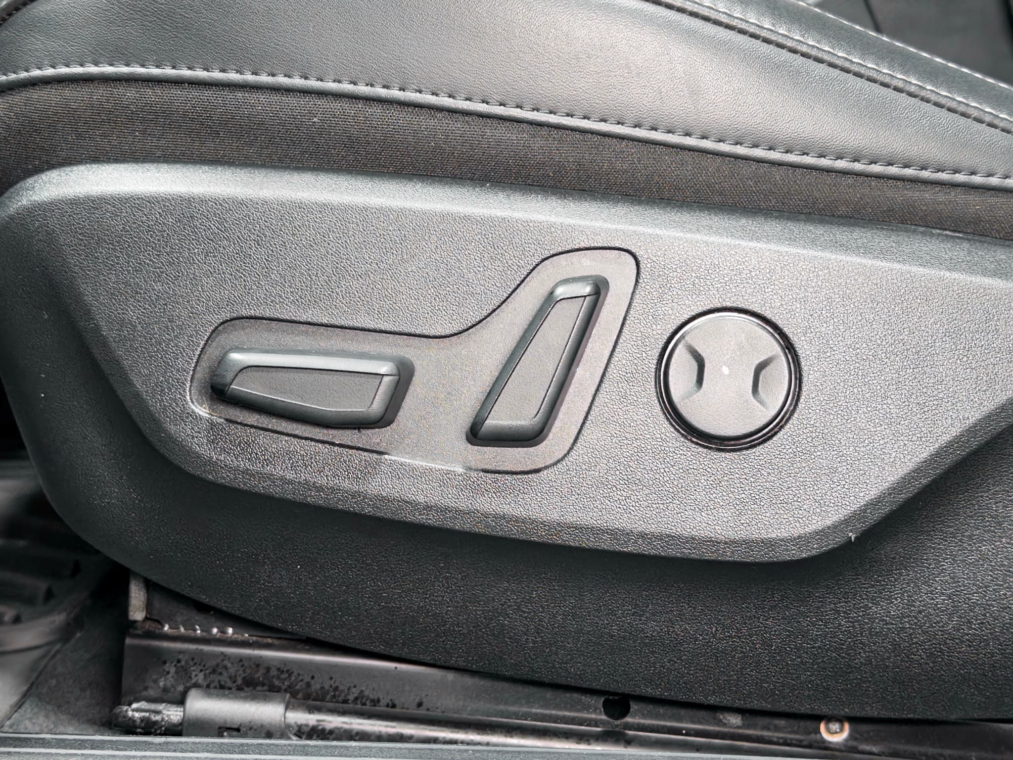 2025 Kia EV6 view 6