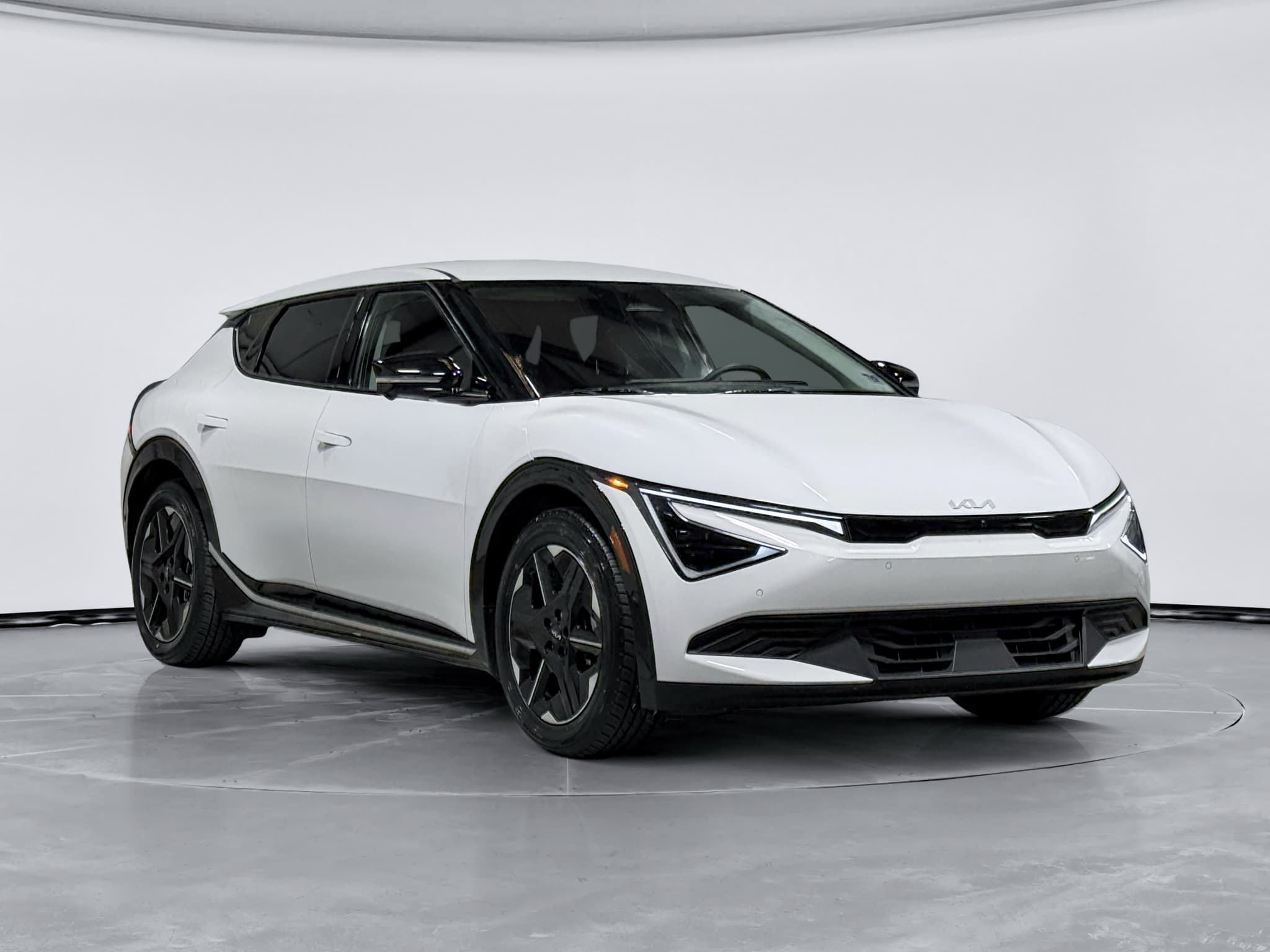 2025 Kia EV6 view 4