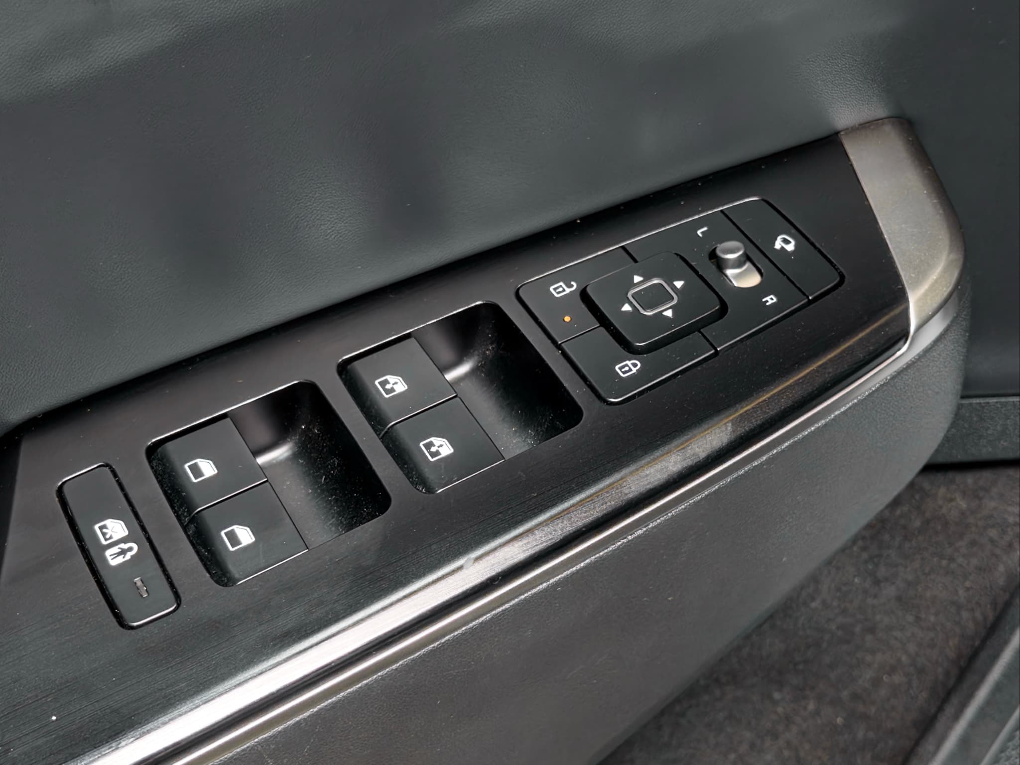 2025 Kia EV6 view 7