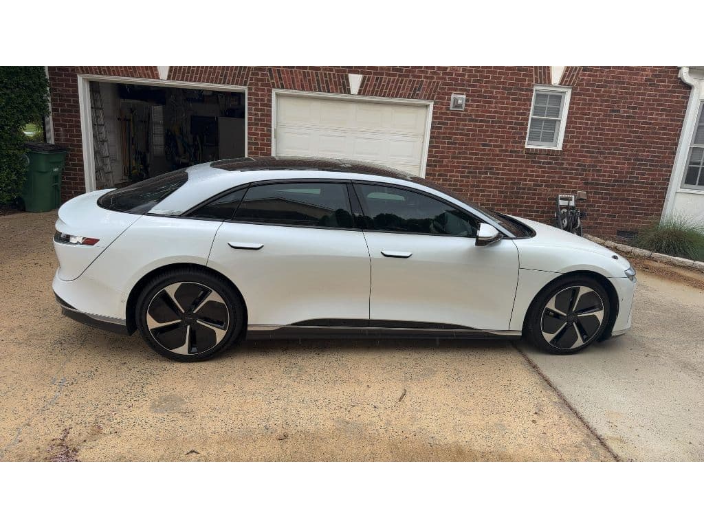 2023 Lucid Air view 3