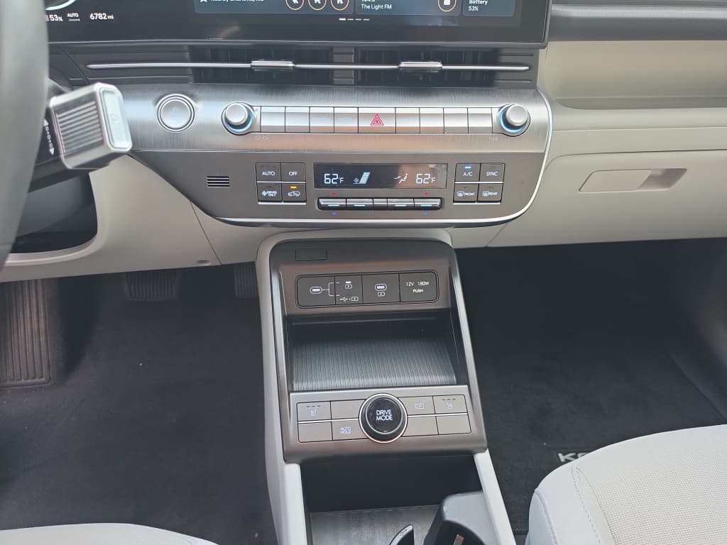 2024 Hyundai Kona view 6