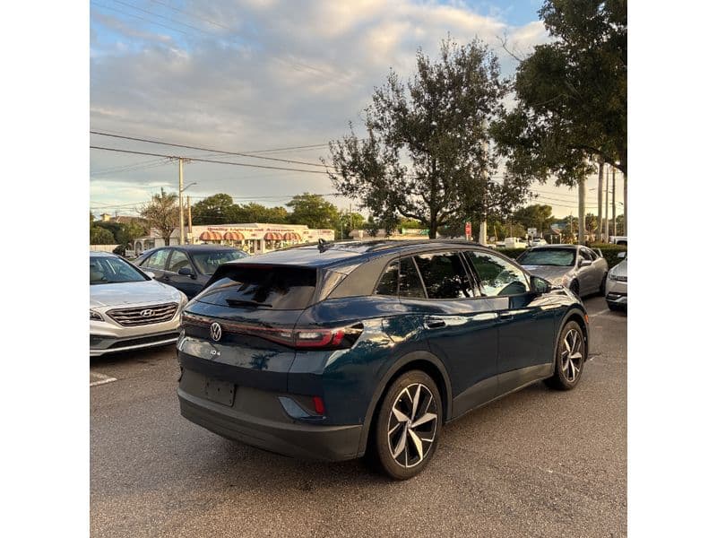 2023 Volkswagen ID.4 view 3