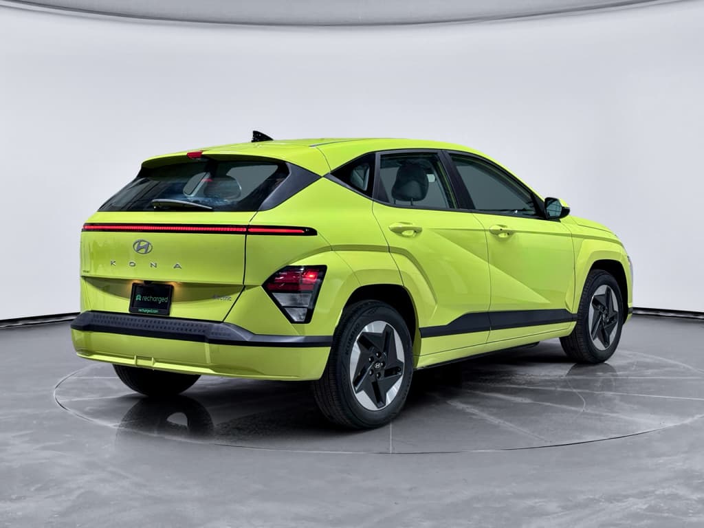 2024 Hyundai Kona Electric view 3