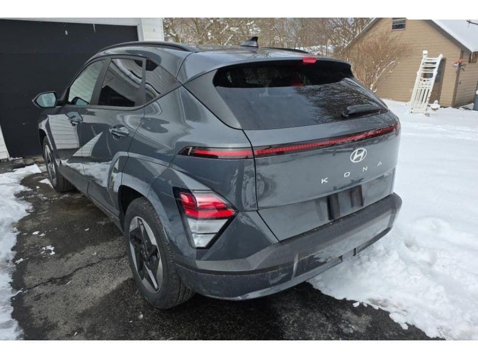2024 Hyundai Kona view 4