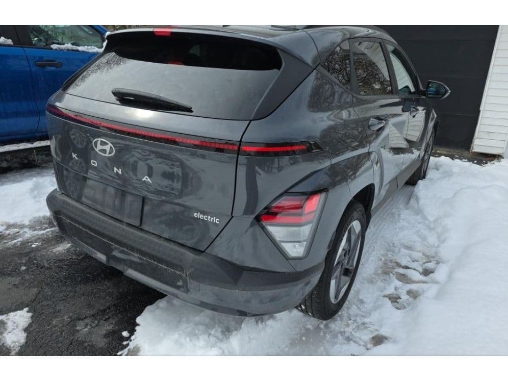 2024 Hyundai Kona view 3